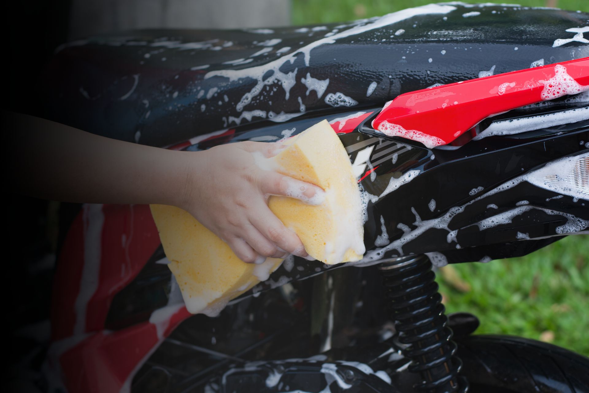 Laver son 2 roues : quelles sont les bonnes pratiques ?