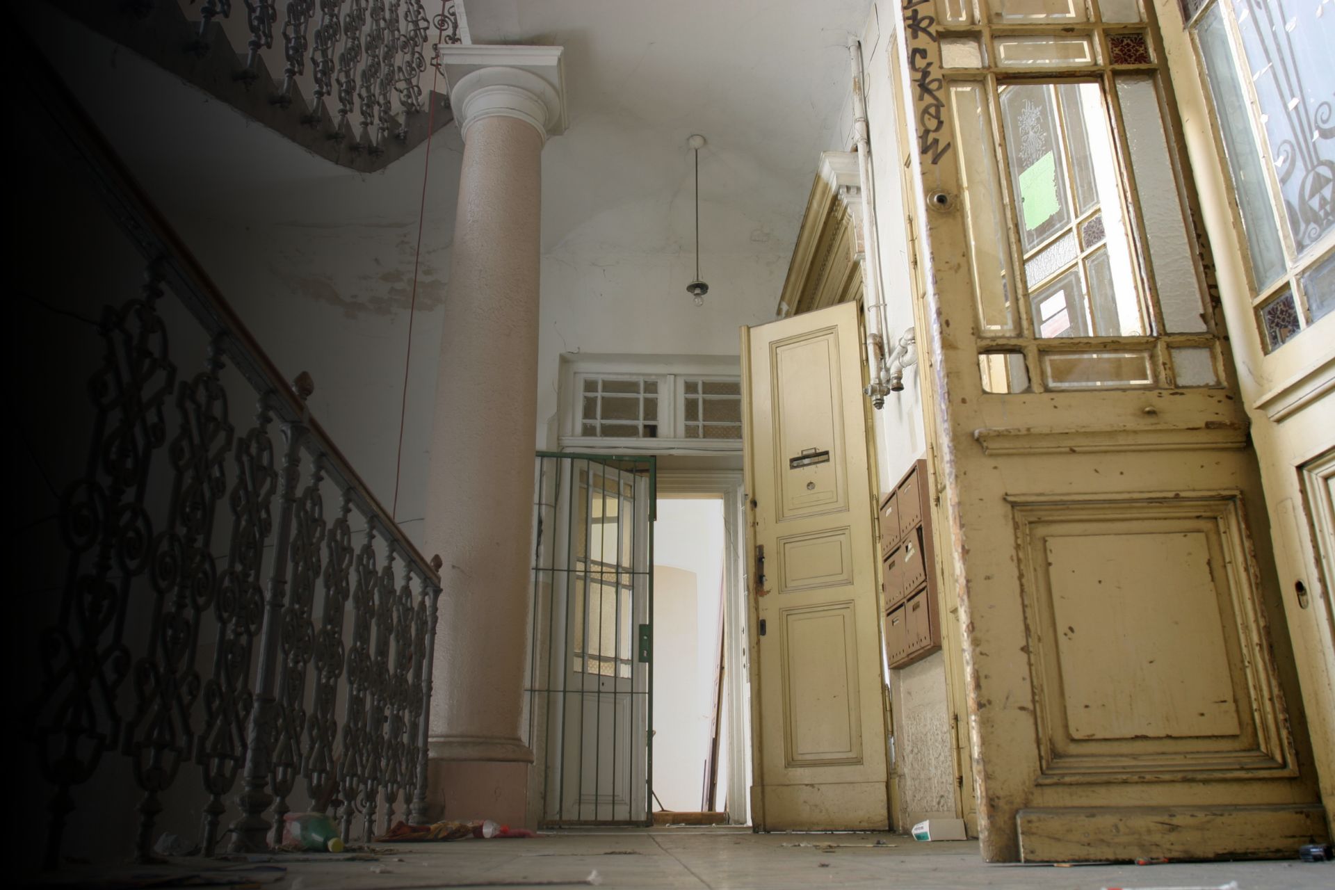 La loi Kasbarian, que dit-elle pour lutter contre les squatteurs ?