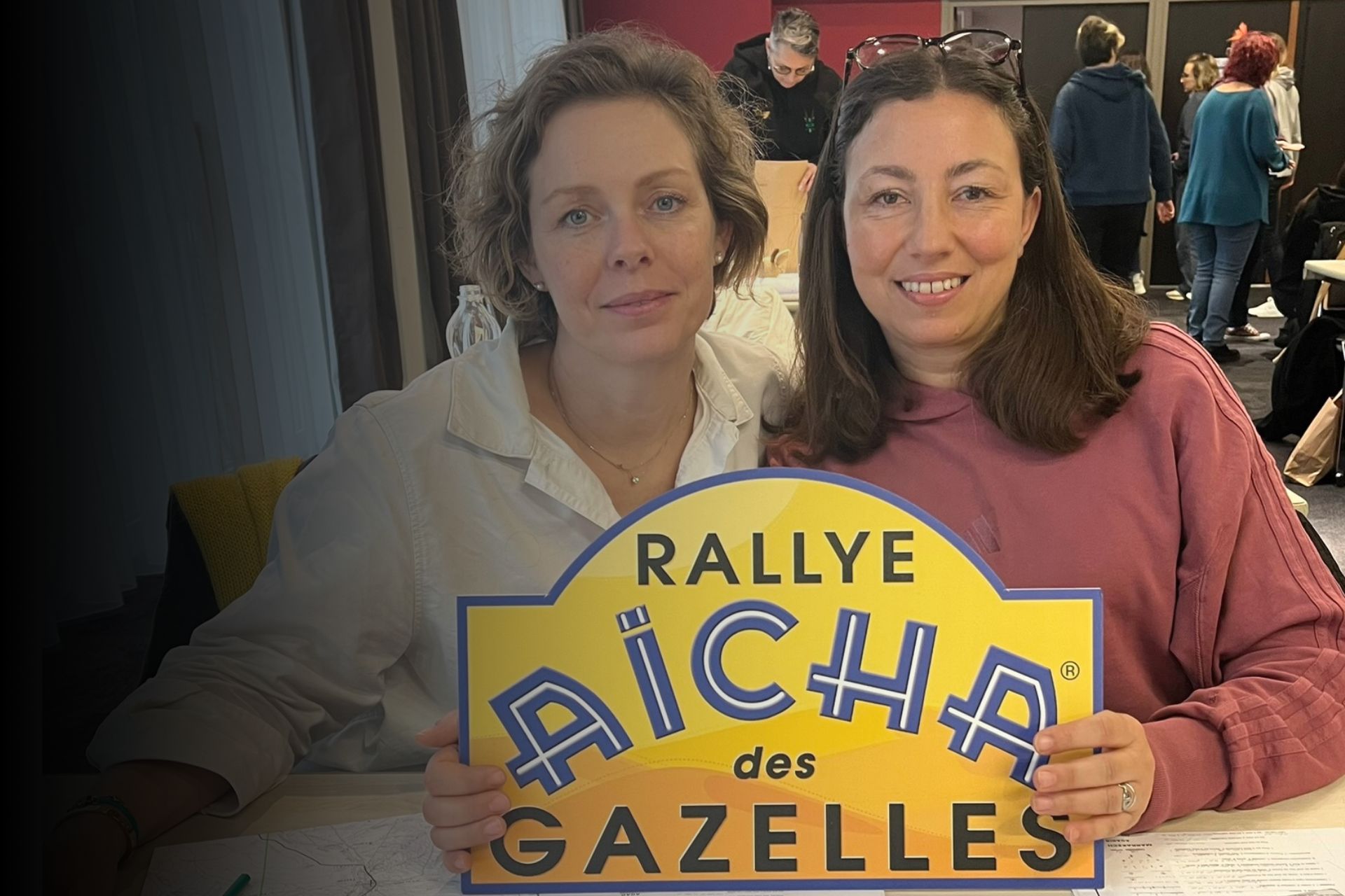 Solly Azar, fier sponsor du défi exceptionnel de Karine et Delphine au Rallye Aïcha des Gazelles !
