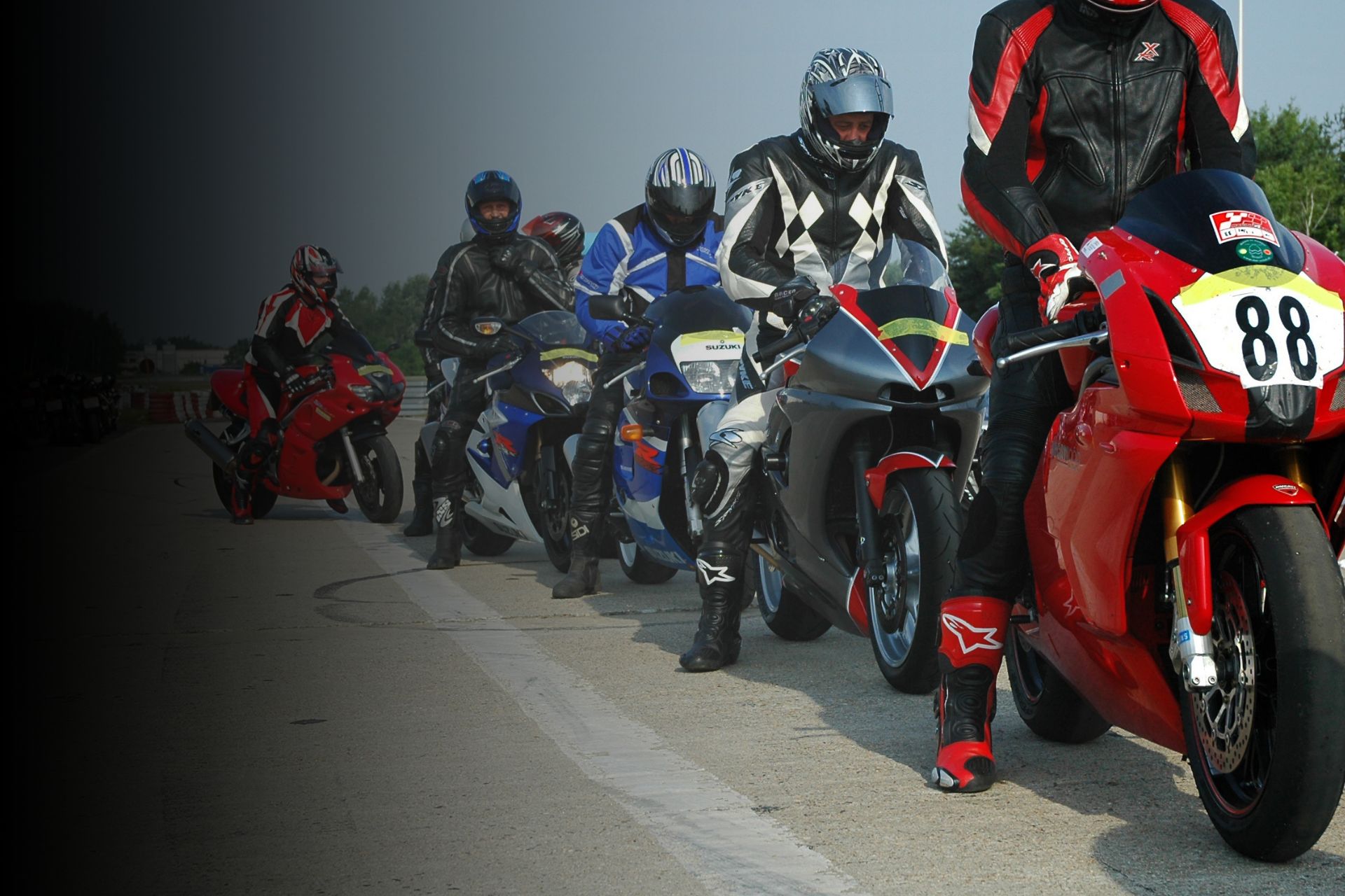 pourquoi-les-24h-motos-du-mans-sont-bien-plus-quune-course